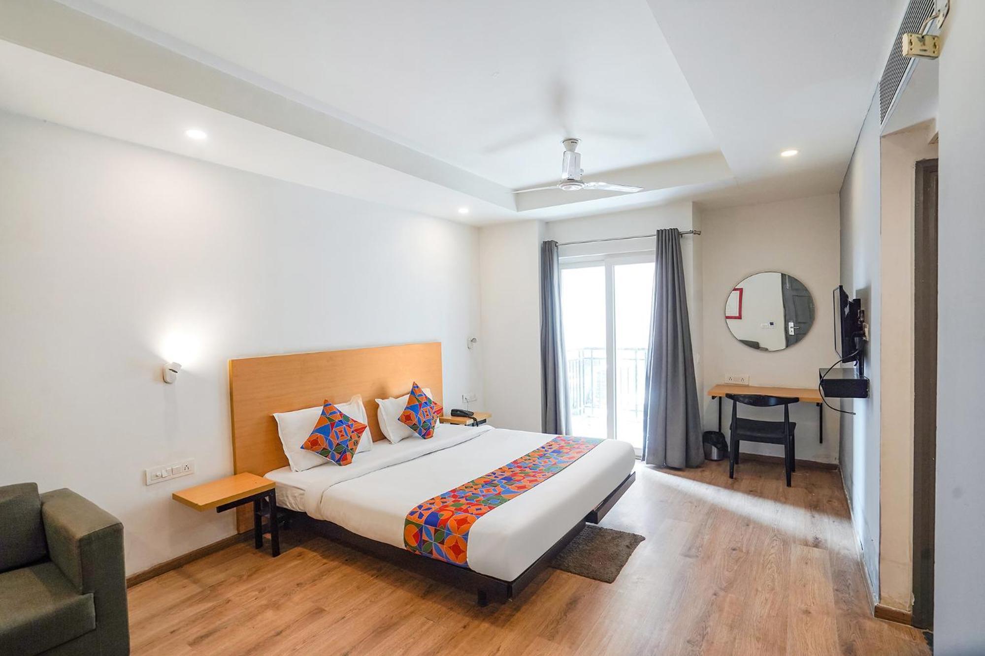 Fabhotel Prime Cloud 9 Ґазіабад Екстер'єр фото